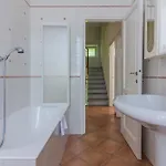 Gard Family House *
